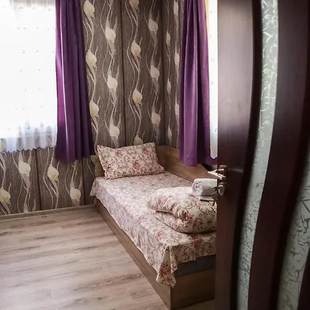 Bungalow In The Heart Of Nature For 2 Or 3 Persons Pensión